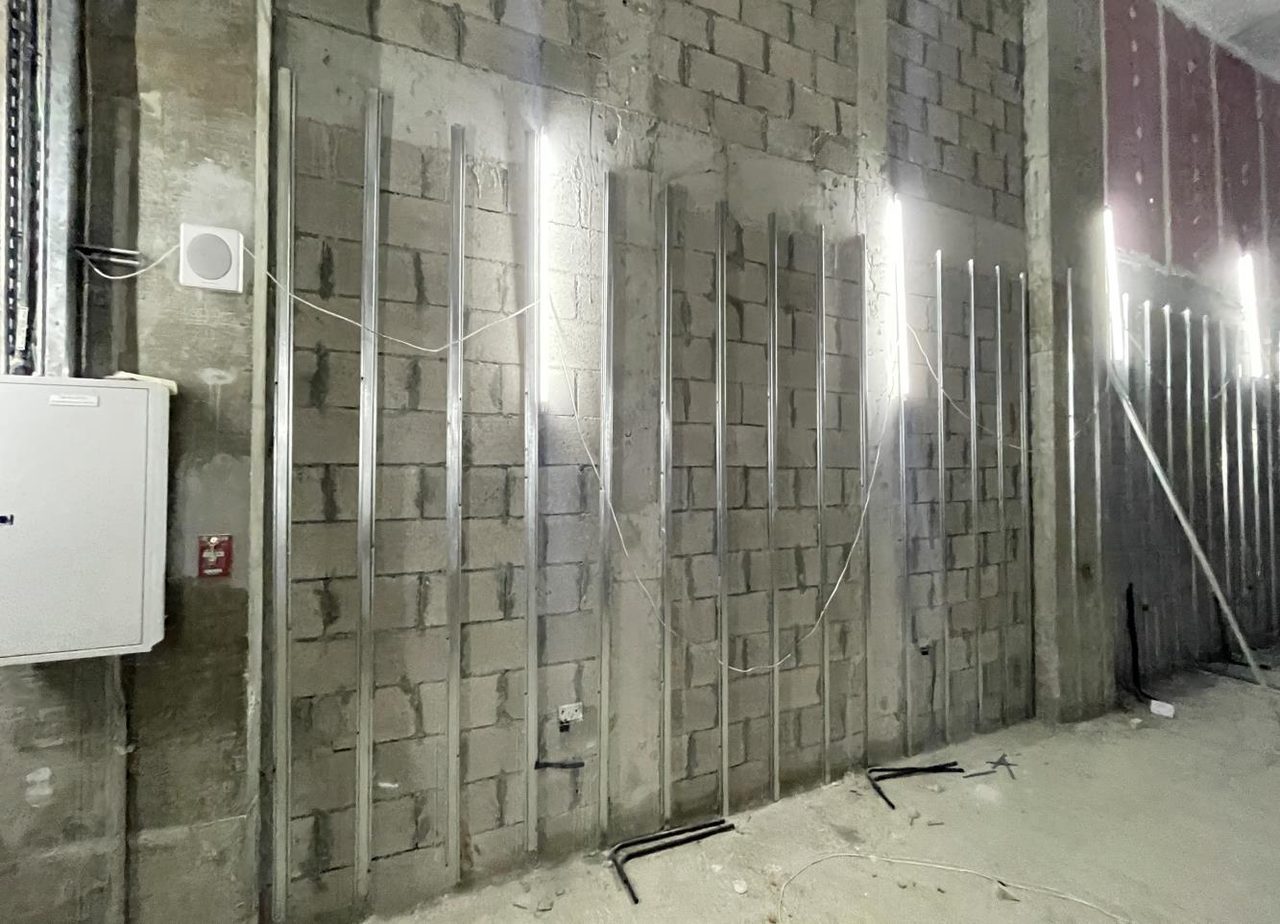The showroom during fit-out, before finishes were installed